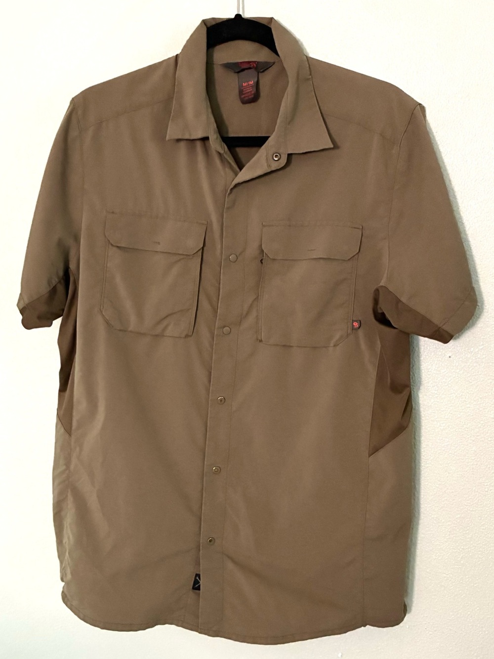 Mountain Hardwear Khaki Hiking Shirt Men’s M Short Sleeve Outdoor Fishing
